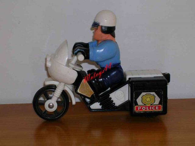 0679 - F.P TOYS FISHER PRICE  