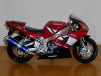 0775 - NEW RAY - YAMAHA YZF R1