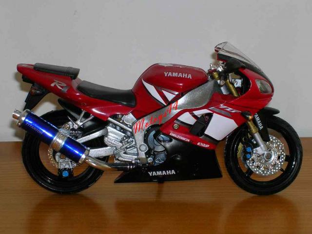 0775 - NEW RAY - YAMAHA YZF R1