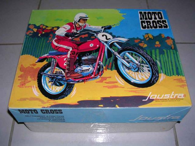 1202 - BOITE MOTO CROSS JOUSTRA